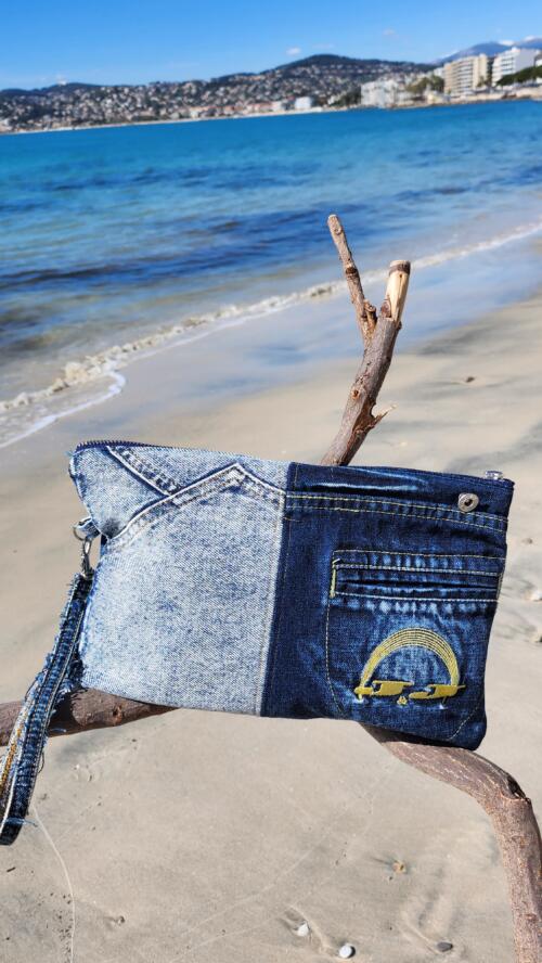 CLUTCH BAG