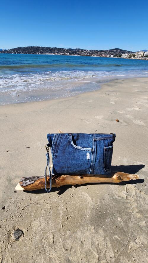 CLUTCH BAG