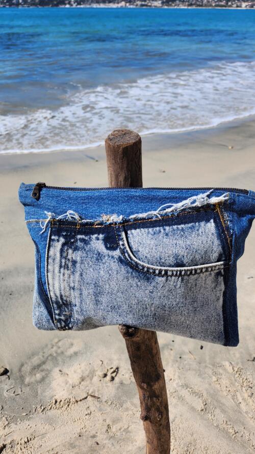CLUTCH BAG