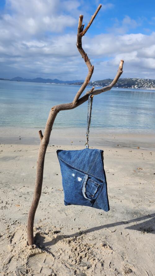 CLUTCH BAG
