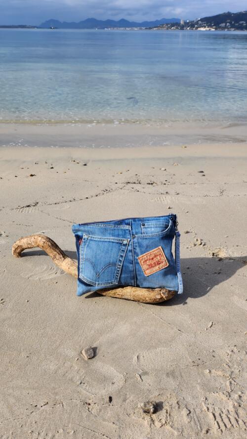 CLUTCH BAG