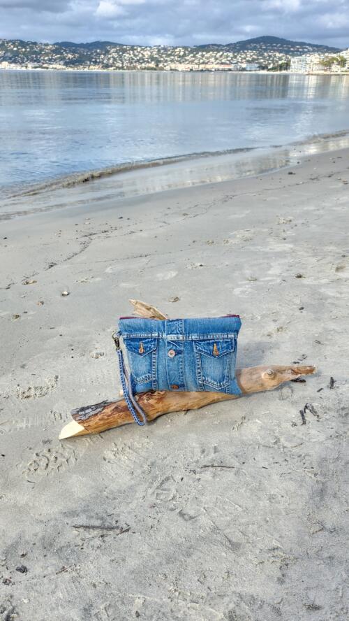 CLUTCH BAG