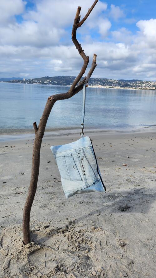 CLUTCH BAG