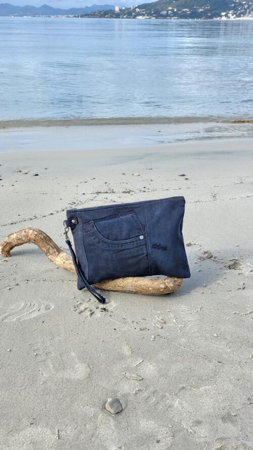 CLUTCH BAG