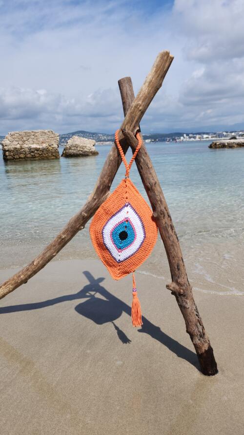 CROCHET EYE CLUTCH